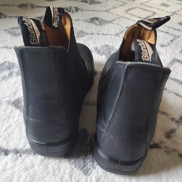 SOLD***Blundstone 550 boots in Rustic Black - Picture 3 of 7